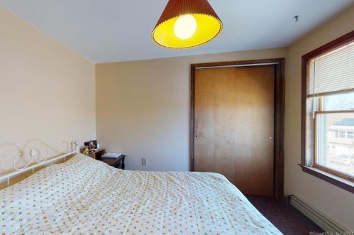 12 Adanti Ave, Ansonia CT  06401-1022 exterior