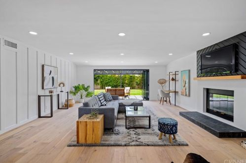 5254 Buffalo Ave, Van Nuys CA  91401-5929 exterior