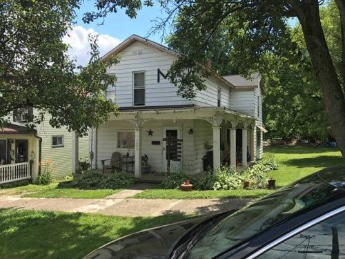 1433 Chestnut St, Franklin, PA 16323-1637
