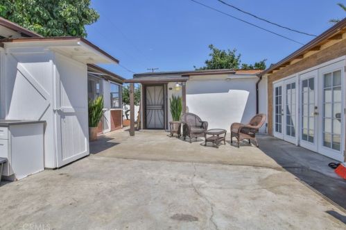 10891 Hulme Ave, Lynwood CA  90262-2231 exterior