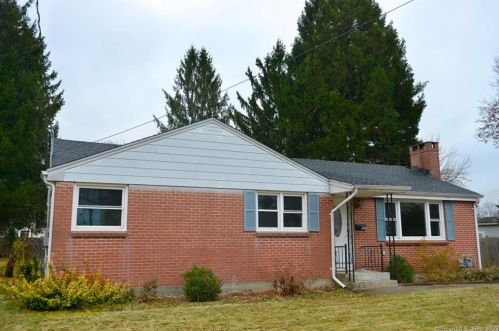 147 Hartford Ave, Hartford CT  06109-1809 exterior