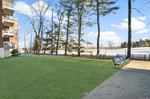 1255 North Ave, New Rochelle NY  10804-2605 exterior