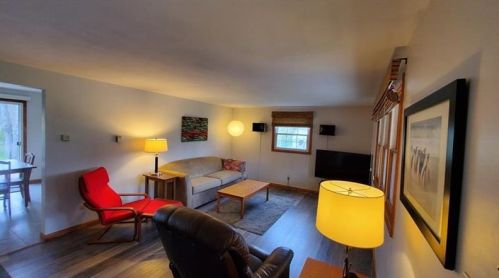 1002 Maple Ln, Meadville, PA 16335-1143