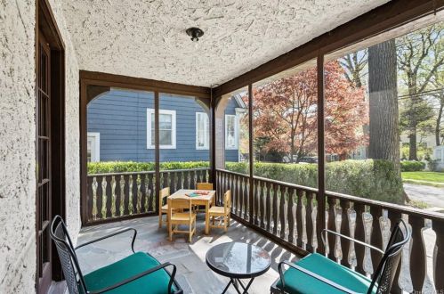 15 Kingsbury Rd, New Rochelle NY  10804-4718 exterior