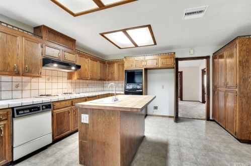 43517 37 St, Lancaster CA 93536-5499 exterior