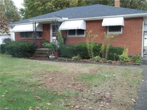 159 Central Dr, Vermilion, OH 44001-1601