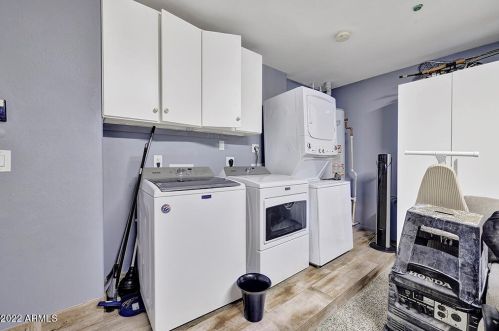 5019 Paradise Ln, Glendale AZ  85306-2655 exterior
