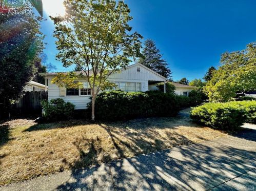 511 Yulupa Ave, Santa Rosa CA  95405-5107 exterior