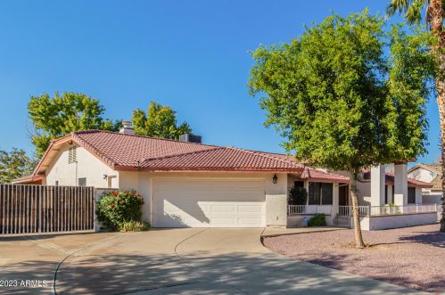 12430 62nd Dr, Glendale, AZ 85304-1716