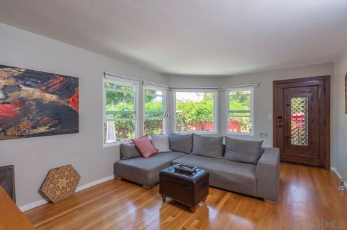 3381 Mtn Vw Dr, San Diego CA 92116-1950 exterior