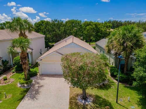 146 Canterbury Pl, West Palm Beach, FL 33414-4352