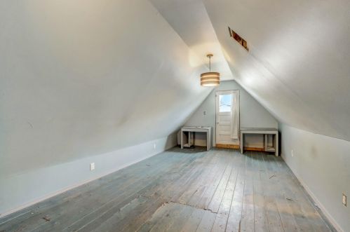 1641 32, Milwaukee WI 53215-2108 exterior