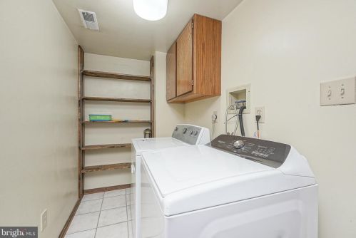 5 Stonegate Ct, Blenheim NJ  08012-5356 exterior