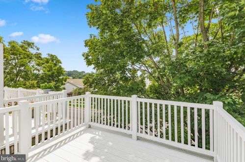183 Hunting Horn Ln, Glen Mills, PA 19342-2203