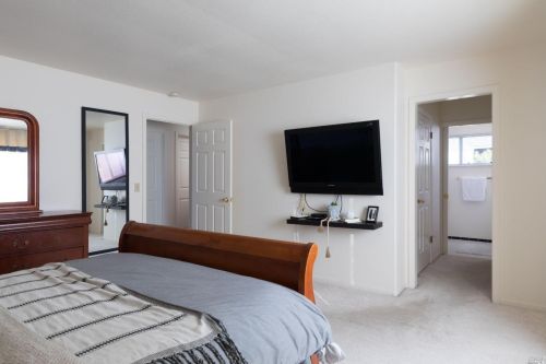 1195 Exeter Dr, Santa Rosa CA  95401-8823 exterior