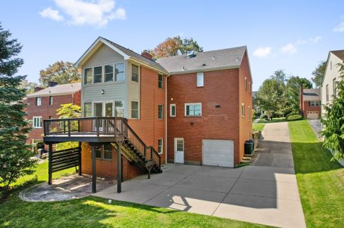1217 Pinewood Dr, Pittsburgh, PA 15243-1811