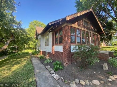 115 1st Ave, Faribault, MN 55021-5381