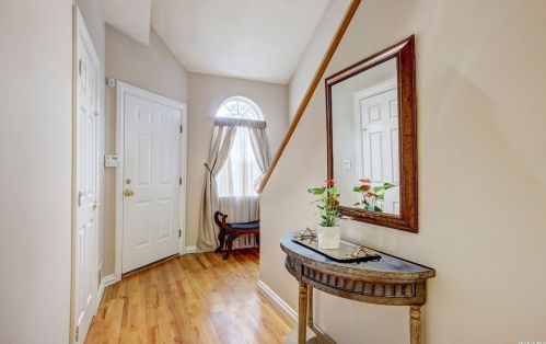 127 Cinnamon Ct, Huntington Station NY  11747-8711 exterior