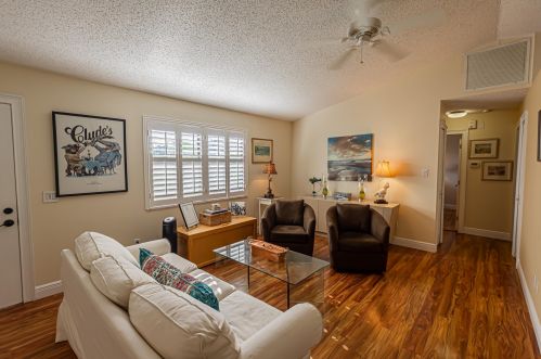 2268 Mount Vernon St, Fort Pierce, FL 34953-2358
