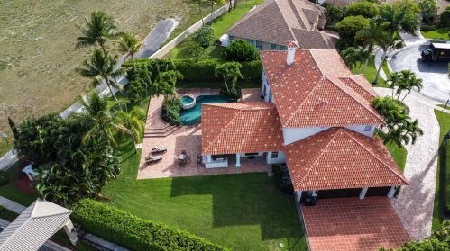2400 Newbury Ct, West Palm Beach FL  33414-7736 exterior