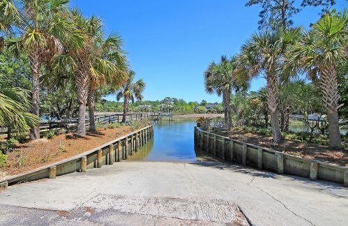 3129 Ball Ct, Mount Pleasant SC  29466-8008 exterior