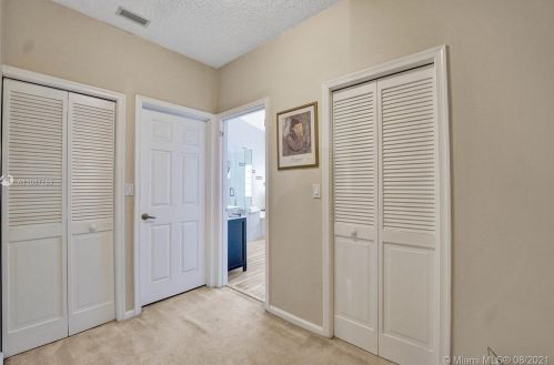 955 203 Ave, Hollywood FL  33029-3440 exterior