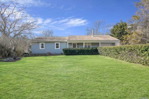 126 Bernstein Blvd, Center Moriches, NY 11934-1500