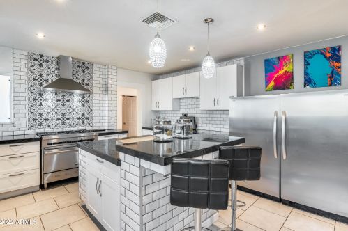 1801 Campbell Ave, Phoenix AZ  85015-3824 exterior