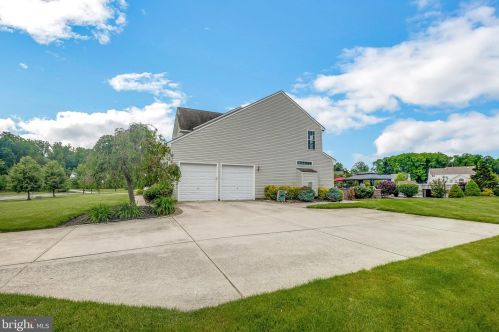 26 Kristen Ln, West Deptford NJ  08051-1672 exterior