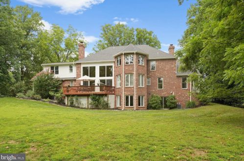 120 Montana Dr, Chadds Ford, PA 19317-9283