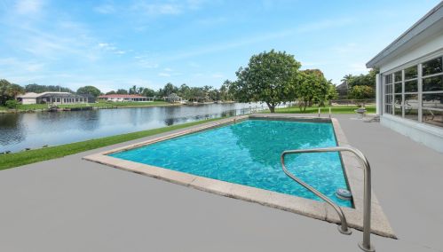 8157 Pine Tree Ln, West Palm Beach, FL 33406-7841