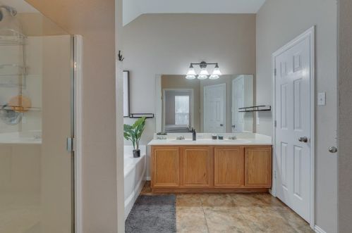 9833 Cedarcrest Dr, Aubrey TX  76227-5413 exterior