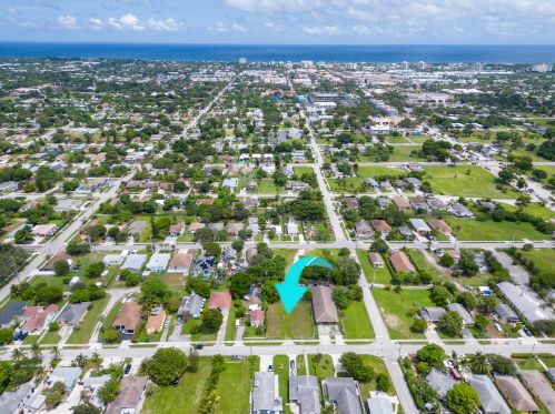 111 11th Ave, Delray Beach FL  33444-1639 exterior