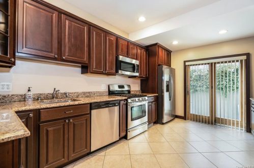 4323 Katonah Ave, Bronx, NY 10470-2053