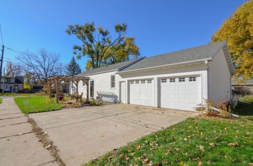 1663 Mason Way, Green Bay WI  54302-2721 exterior