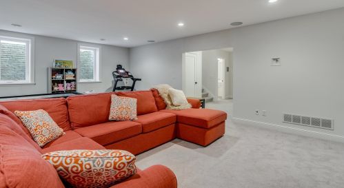 3917 Ewing Ave, Minneapolis MN 55410-1053 exterior