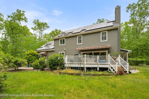 335 Veterans Hwy, Jackson Twp NJ  08527-2832 exterior