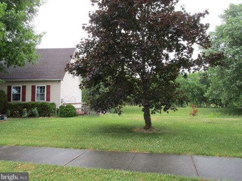 713 Myrtle St, Littlestown PA  17340-1138 exterior