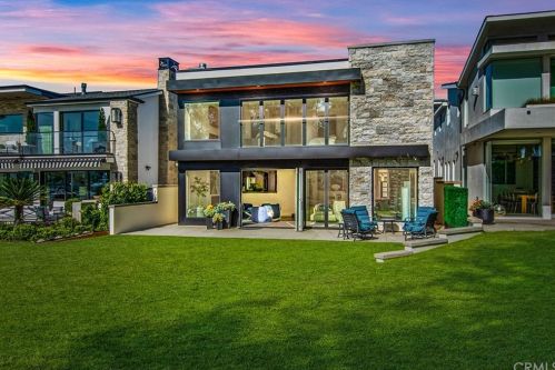 113 Via Lido Soud, Newport Beach, CA 92663-4654