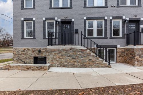 1247 Chapel St, Cincinnati, OH 45206-1376