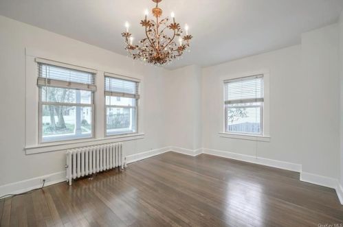 2 Riverside Dr, Airmont NY  10901-5703 exterior