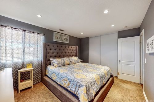 43123 Fleetwood Dr, Lancaster CA 93535-5213 exterior