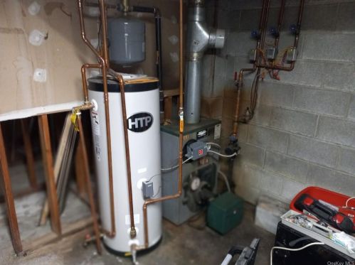 19 Franklin Pl, Washingtonville NY  10992-1354 exterior