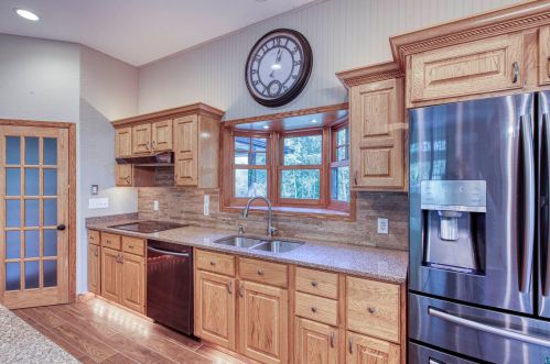 5078 Arrowhead Rd, Duluth MN 55811-1453 exterior