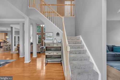 416 Lawford Dr, Leesburg, VA 20175-5038