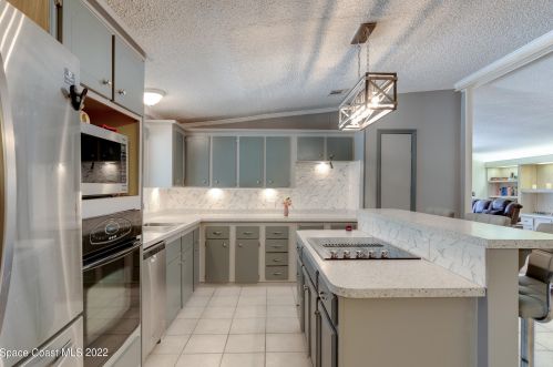 704 Silverthorn Ct, Sebastian FL  32976-7349 exterior