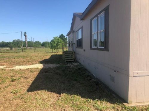 18318 Brumbelow Rd, Needville, TX 77461-9104