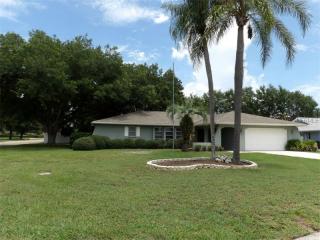 5701 Augusta Cir, Sarasota FL  34238-5119 exterior