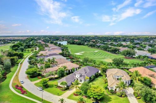 28864 Blaisdell Dr, Naples, FL 34119-0906