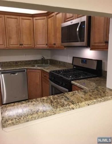 162 Linden St, Mahwah NJ  07430-2063 exterior
